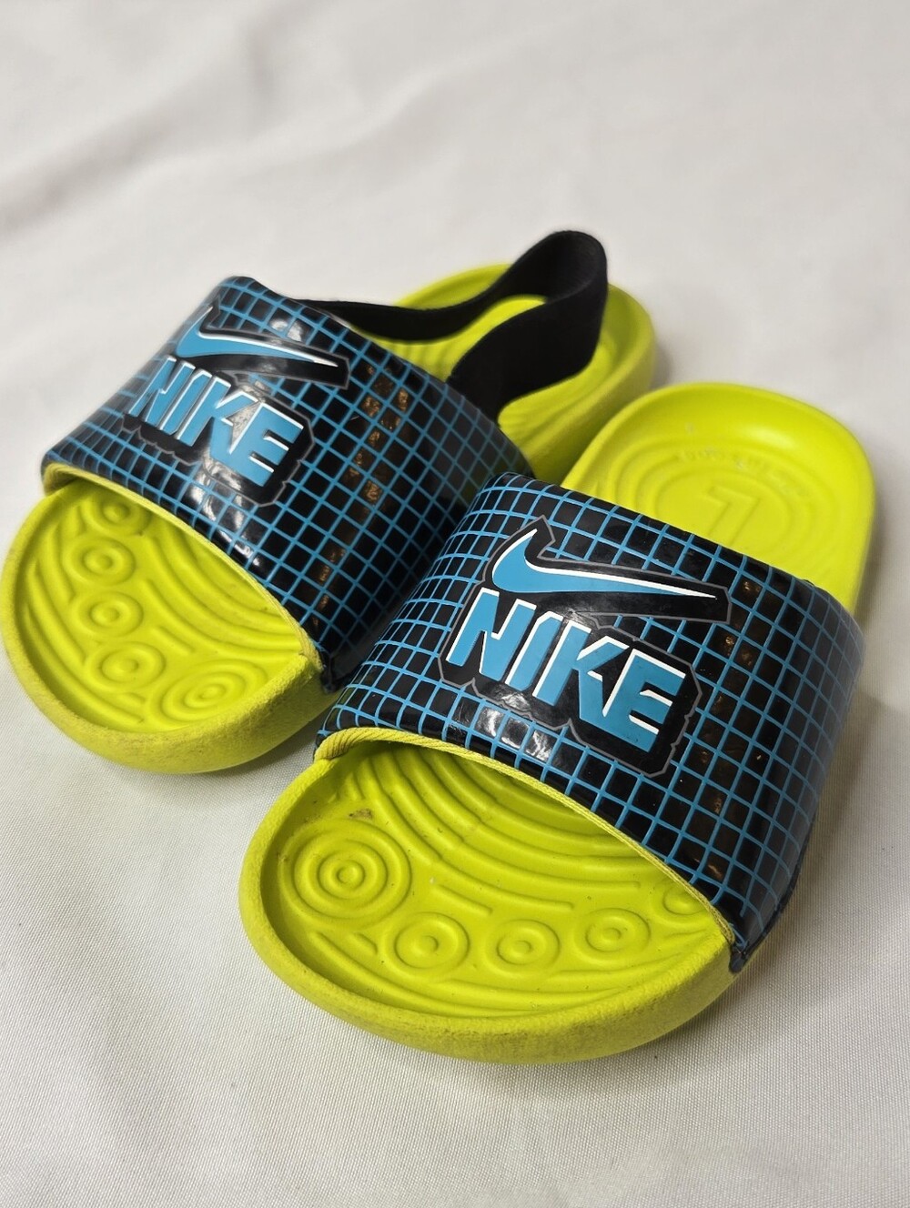 Nike Kawa Kids Slides 7C Neon Volt Yellow Black Blue Heel Strap Sandals
